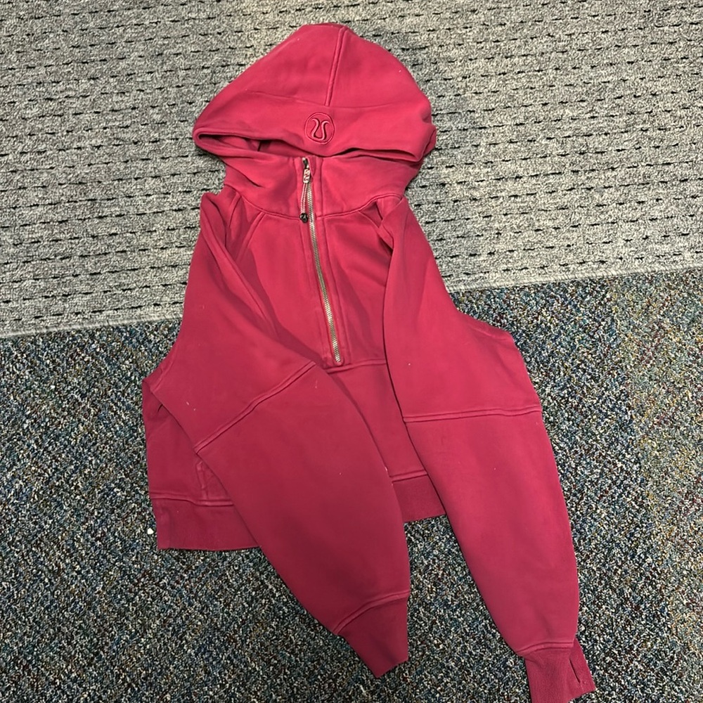 Lululemon fusha scuba, lightly used